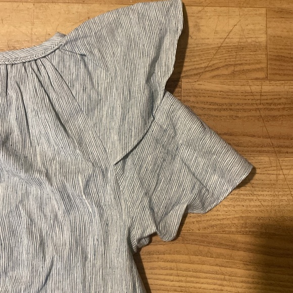 NWT Mirth Blouse.Blue Fitted Flutter Sleeve Blouse with Ruffles. Size Small - Picture 9 of 10